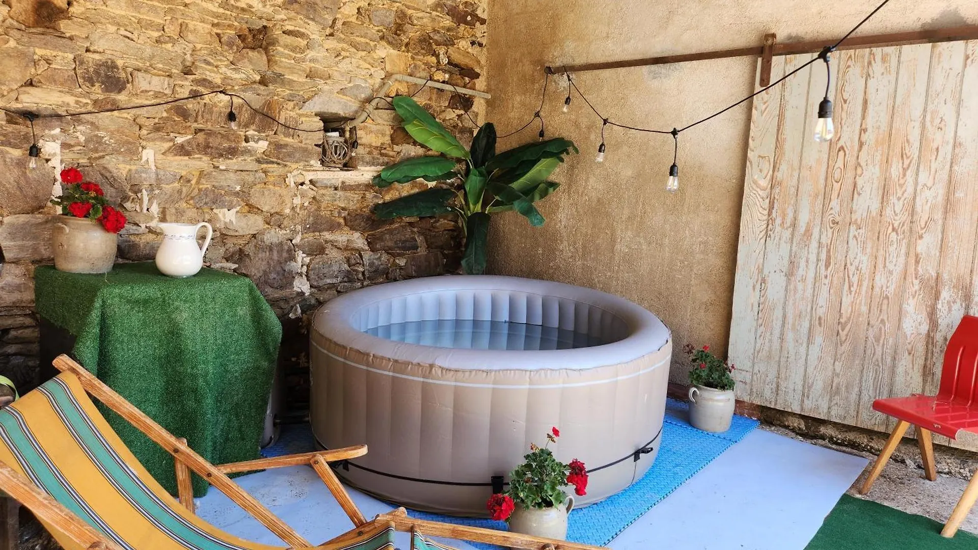 Atypique Combi Hotel Teillet  0*, Teillet (Tarn) France